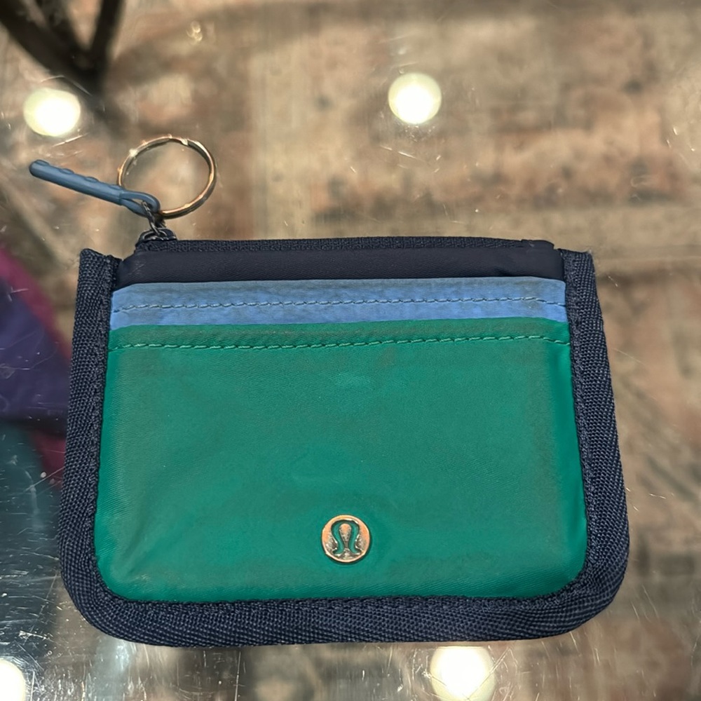 Lululemon card holder wallet